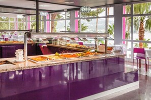 Breakfast, lunch, dinner served; international cuisine 