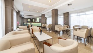 2 bars/lounges, poolside bar - Globales America (Manacor)