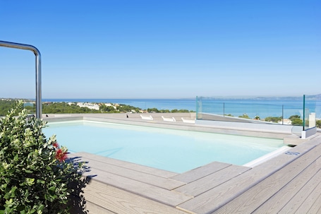 2 Außenpools, Pool auf dem Dach, Sonnenschirme, Liegestühle. HSM Son Verí - Adults Only