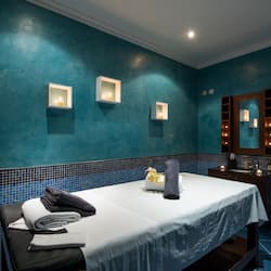 Couples treatment room(s), hot tub, steam room, hot stone massages