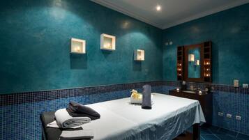 Espace de soins pour les couples, bain Ă remous, hammam