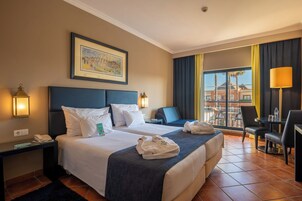 Deluxe Room | 1 bedroom, minibar, in-room safe, desk