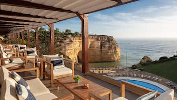 Con vista al mar, abre solo algunos días