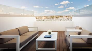 Minibar, in-room safe, desk, blackout curtains