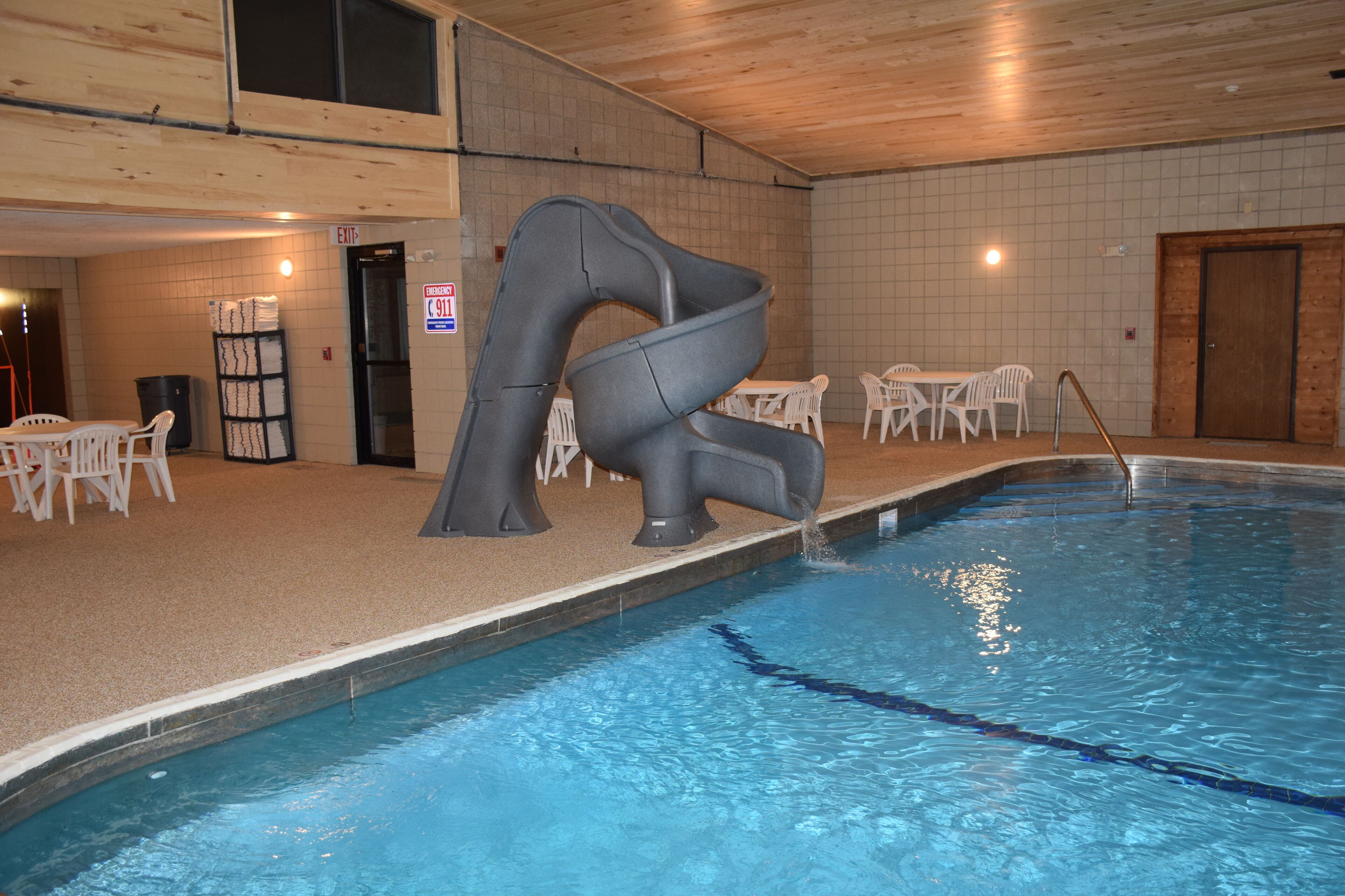 Indoor pool, pool loungers