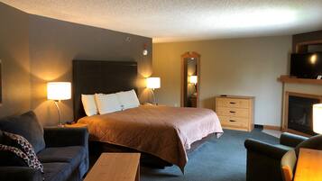 Grand Suite, 1 King Bed, Non Smoking | Desk, laptop workspace, iron/ironing board, cribs/infant beds