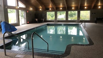 Indendørs pool