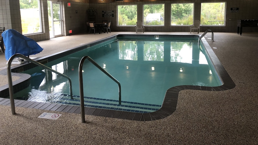 Boarders Inn & Suites by Cobblestone Hotels - Fayette
