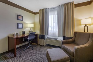 Standard Room, 1 King Bed, Non Smoking | Premium bedding, desk, laptop workspace, blackout drapes