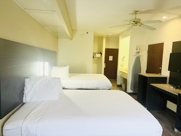 Deluxe Room, 2 Queen Beds