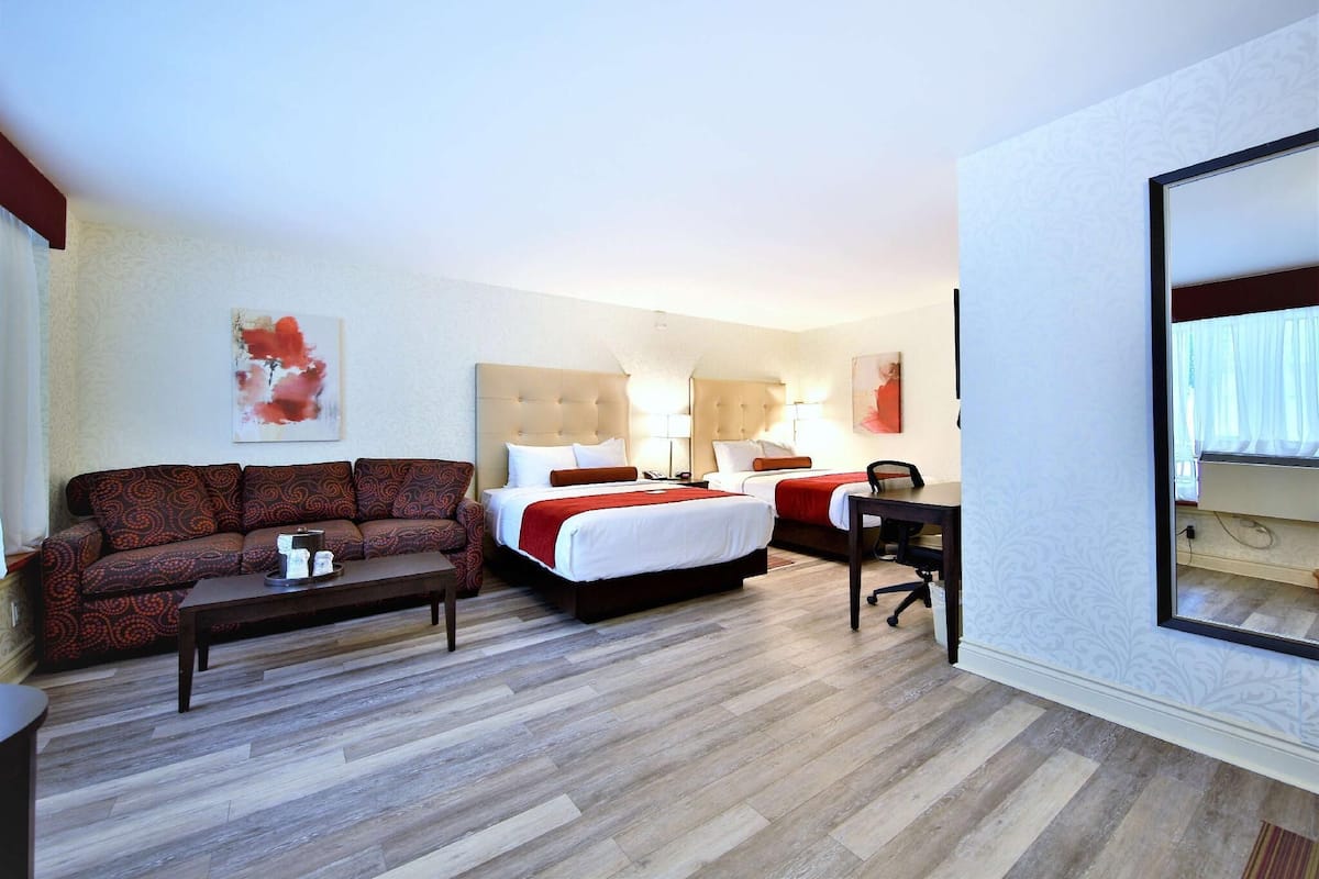 Verdunkelungsvorhänge, Bügeleisen/Bügelbrett, kostenlose Babybetten