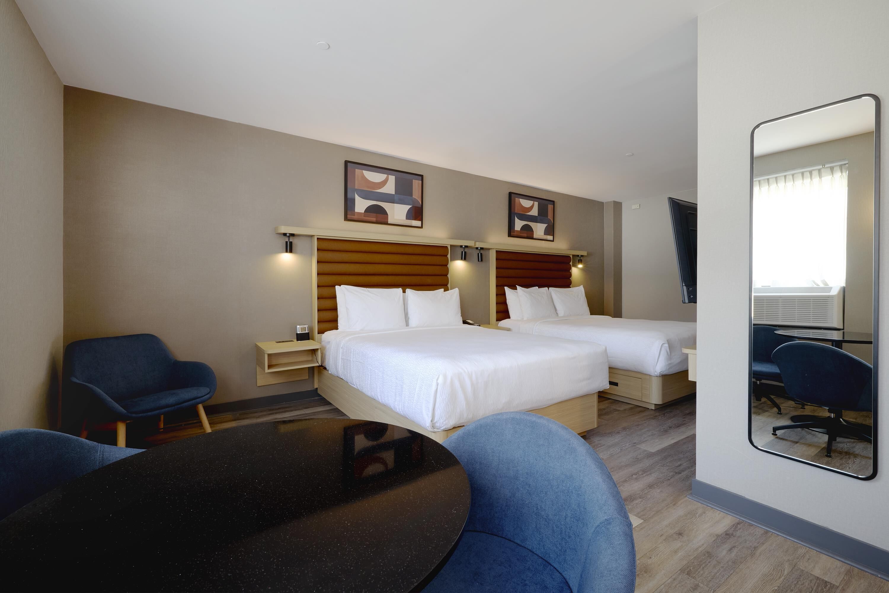 Deluxe Room, 2 Queen Beds, Non Smoking