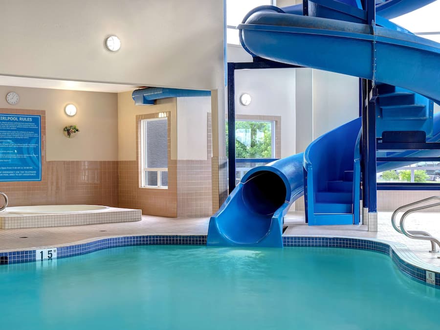 Indoor pool, open 9 AM to 10 PM, pool loungers