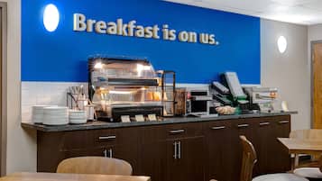 Desayuno continental gratuito y diario