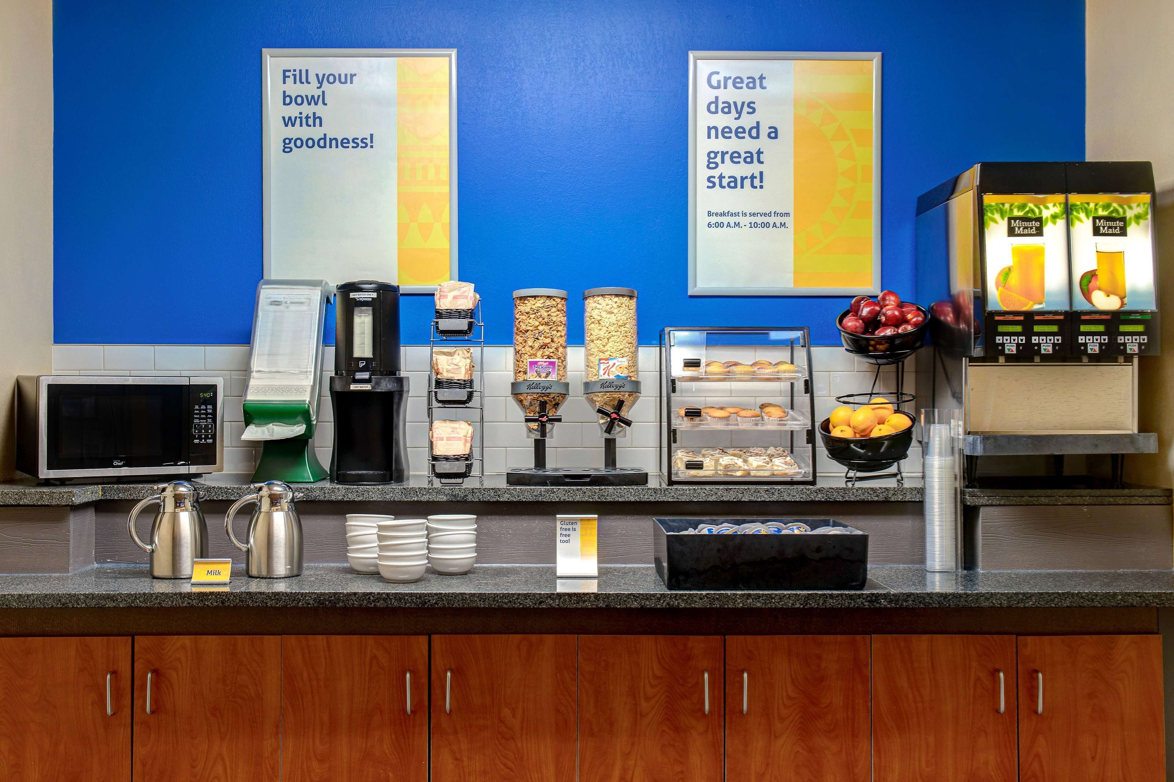 free daily continental breakfast