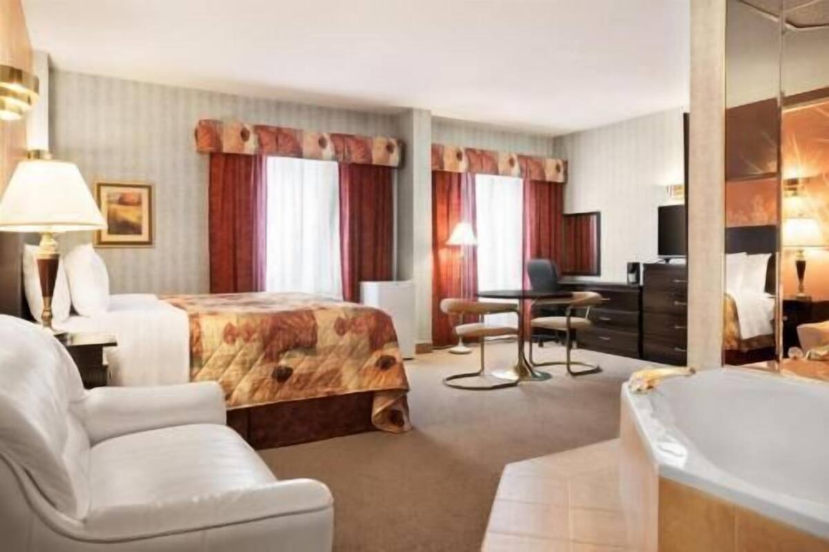 Desk, blackout curtains, iron/ironing board, free WiFi