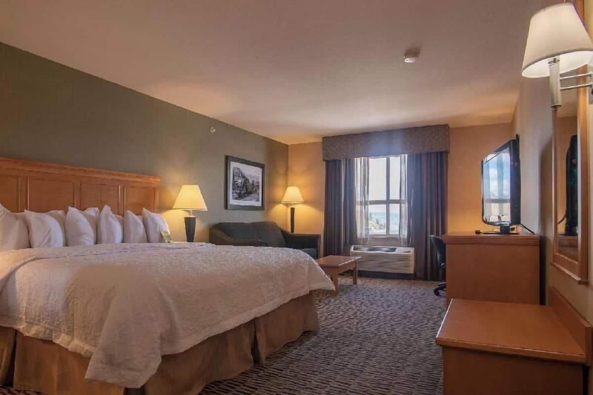 Pillow-top beds, desk, laptop workspace, blackout curtains