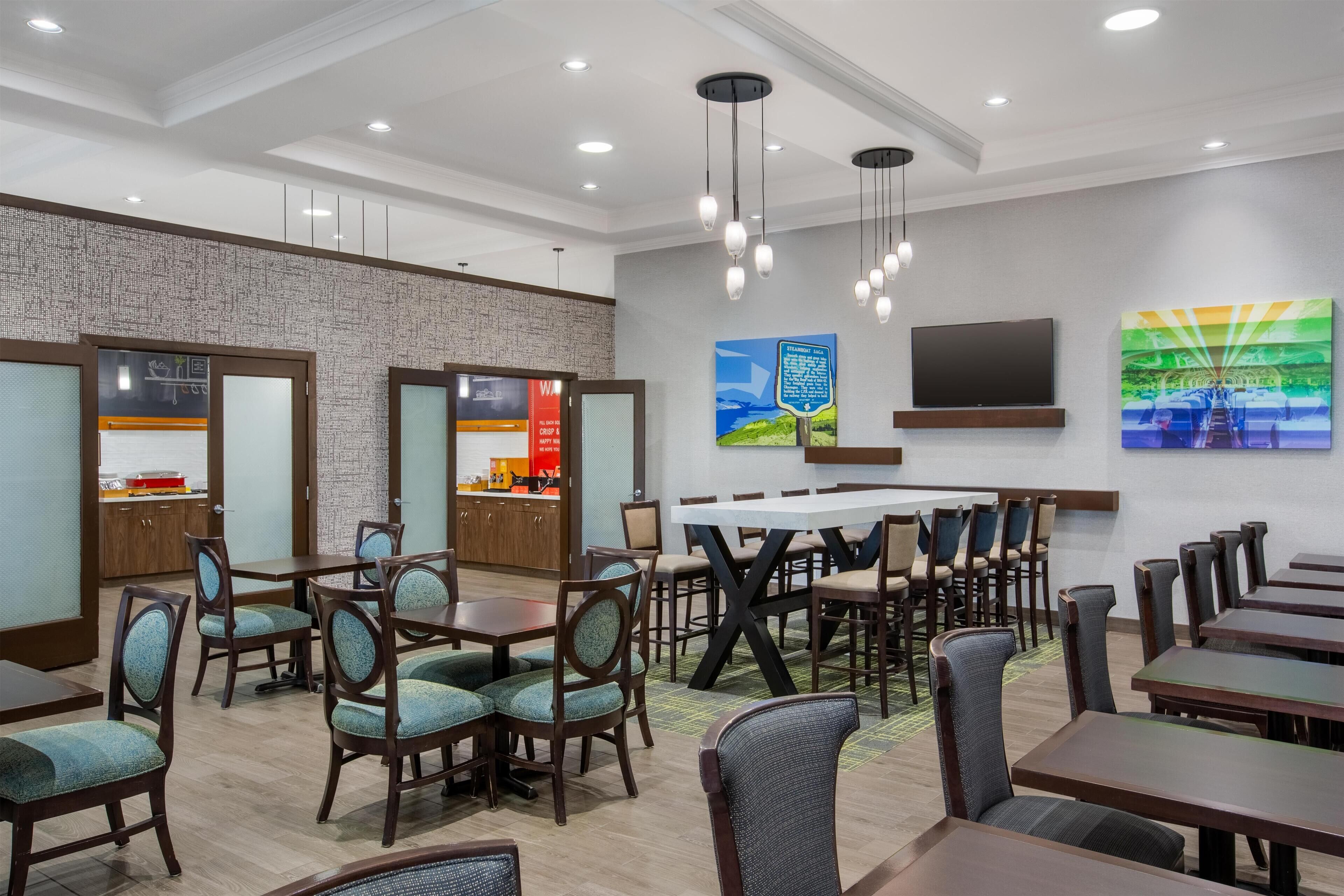 Buffet déjeuner gratuit tous les jours