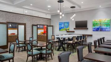 Buffet déjeuner gratuit tous les jours