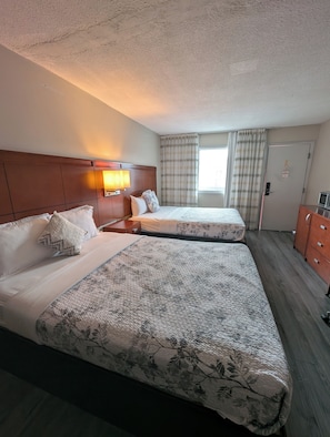 Family Room, 2 Queen Beds | Desk, free WiFi, bed sheets