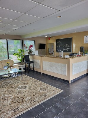 Concierge desk - 7 Nights Stay (Niagara Falls)