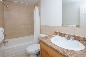 Combined shower/bathtub, free toiletries, hair dryer, towels