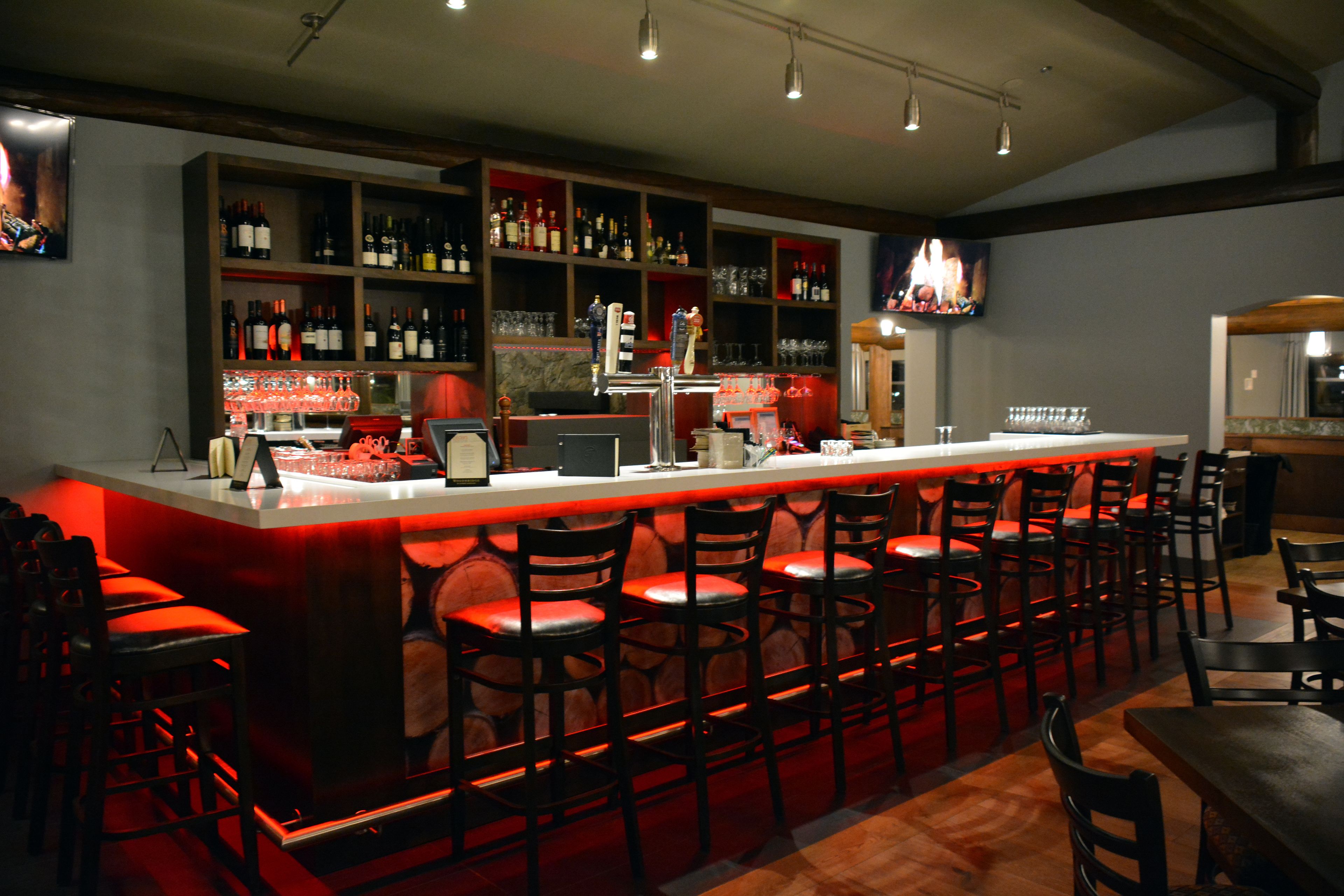 Tapasbar, udsigt til haven, åben hver dag
