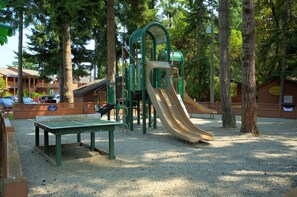 Children’s play area – outdoor