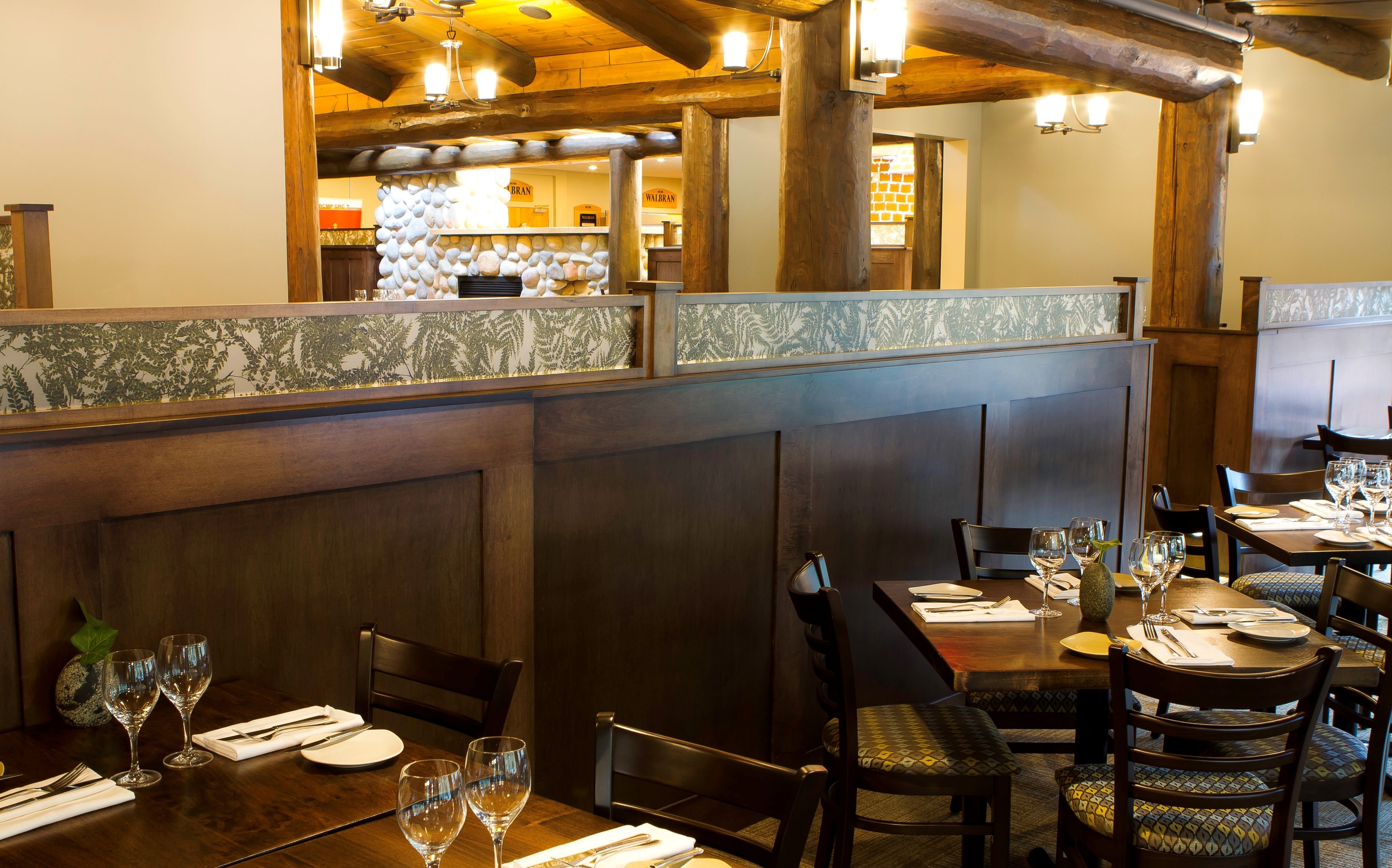 2 restauranter, frokost serveres