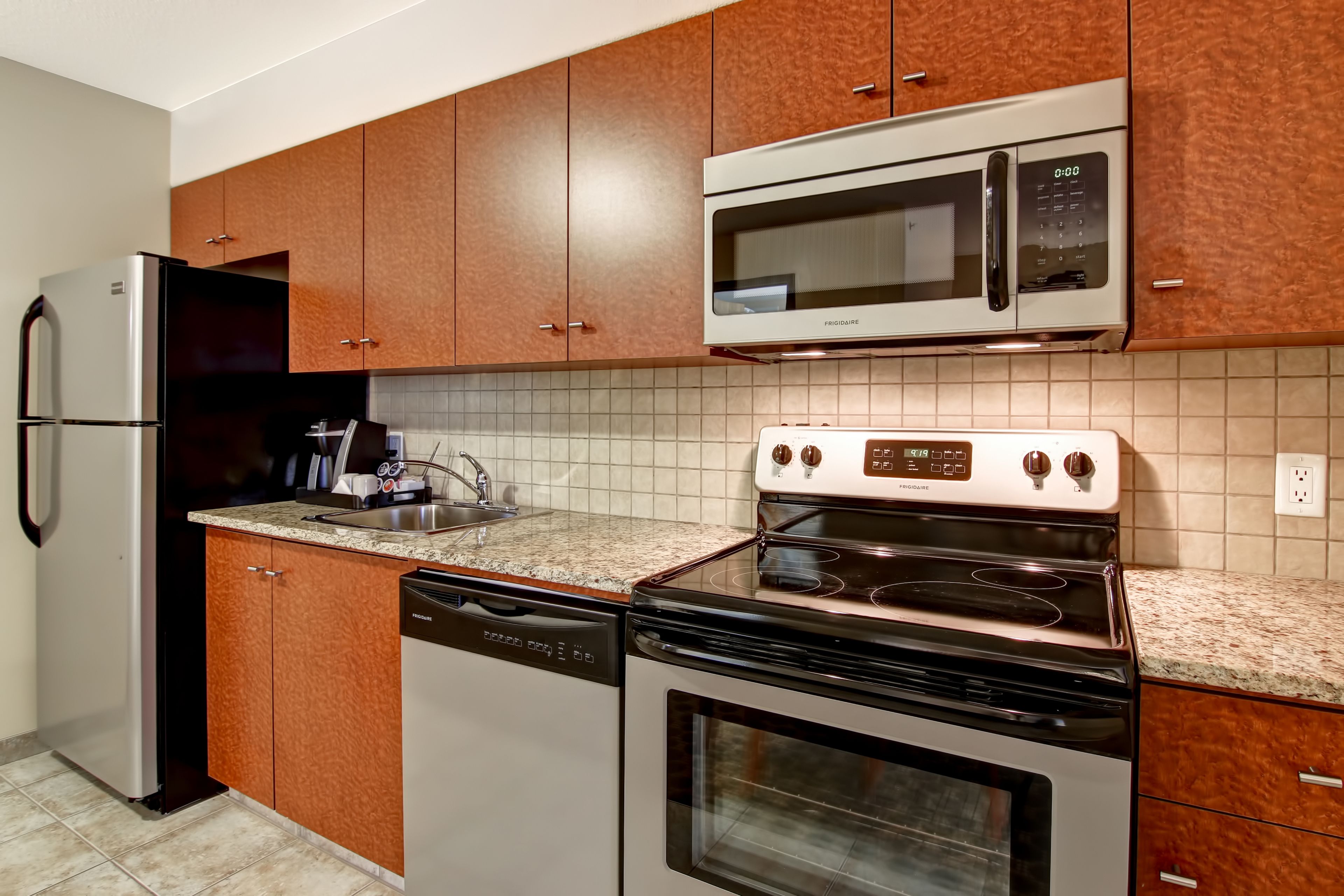 fridge, microwave, coffee/tea maker