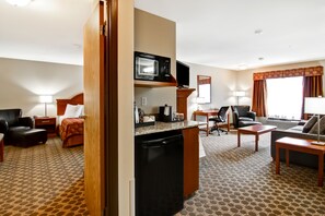 Premium bedding, pillowtop beds, desk, laptop workspace