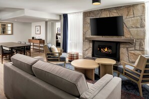 Suite, 1 Schlafzimmer, Raucher, Blick auf den Innenhof