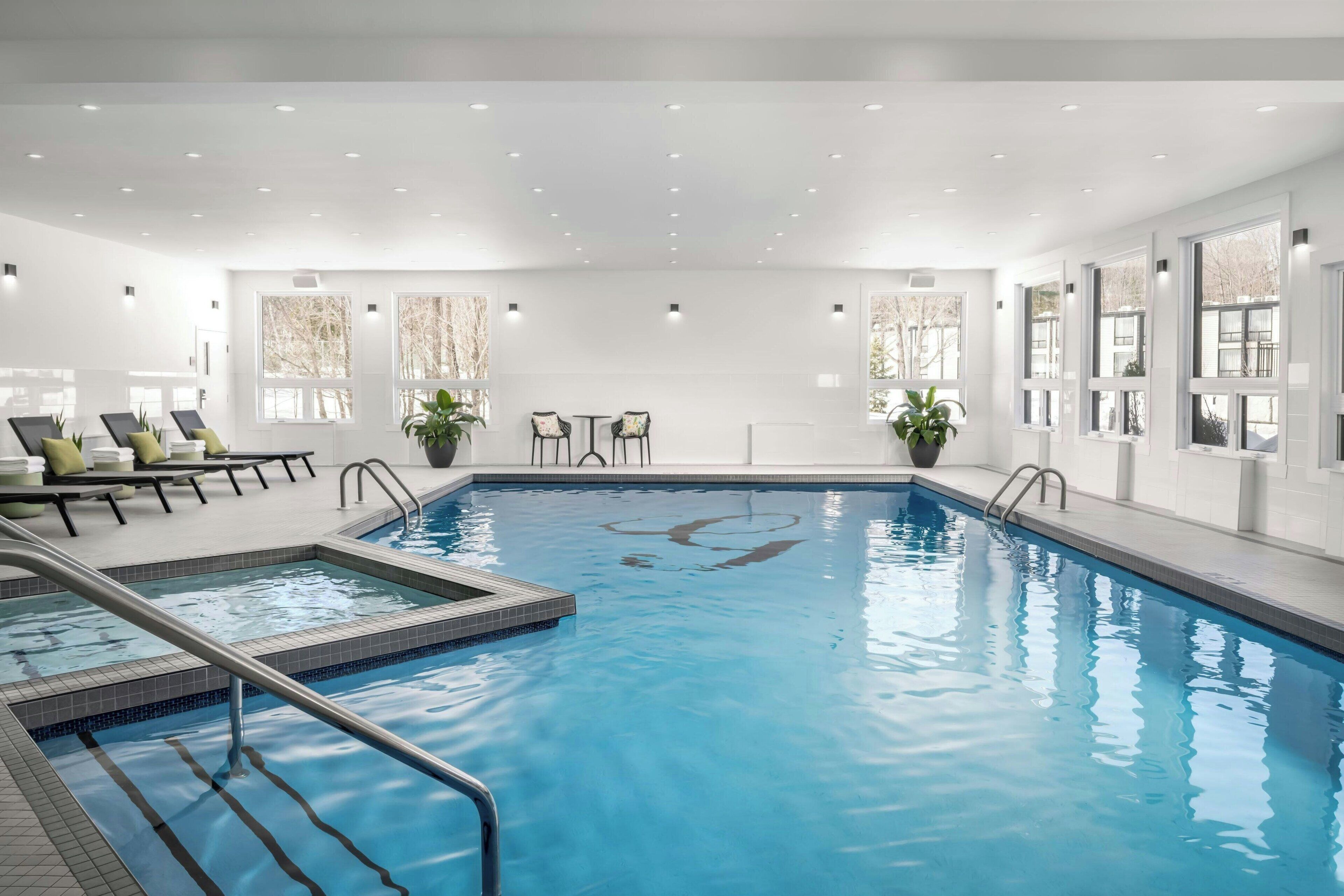 من حمّامات السباحة المغطاة، حمّام سباحة خارجي