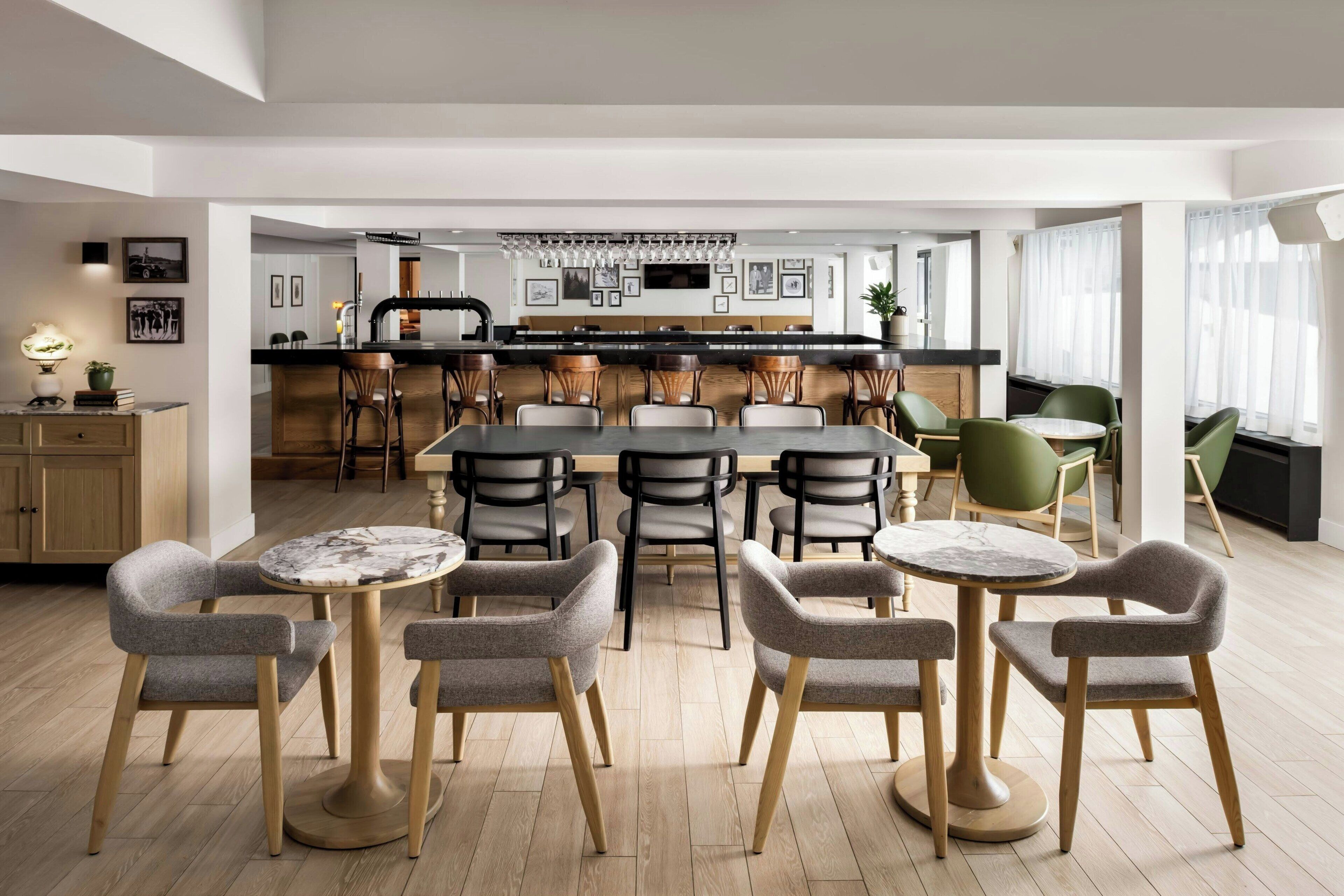 2 restaurantes: opção de café da manhã, almoço e jantar