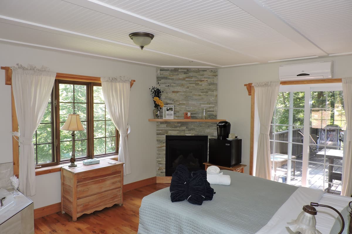 Soundproofing, iron/ironing board, free WiFi, bed sheets