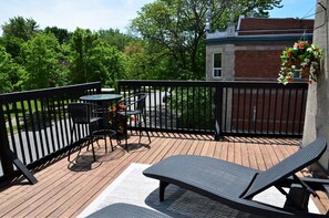 Lafontaine Executive Suite, Park View | Terrace/patio