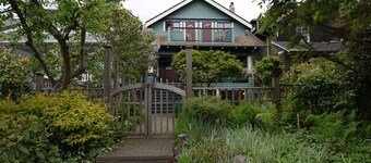 A Suite at Kitsilano Cottage