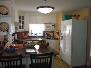 Apartment, 2 Bedrooms | Private kitchen