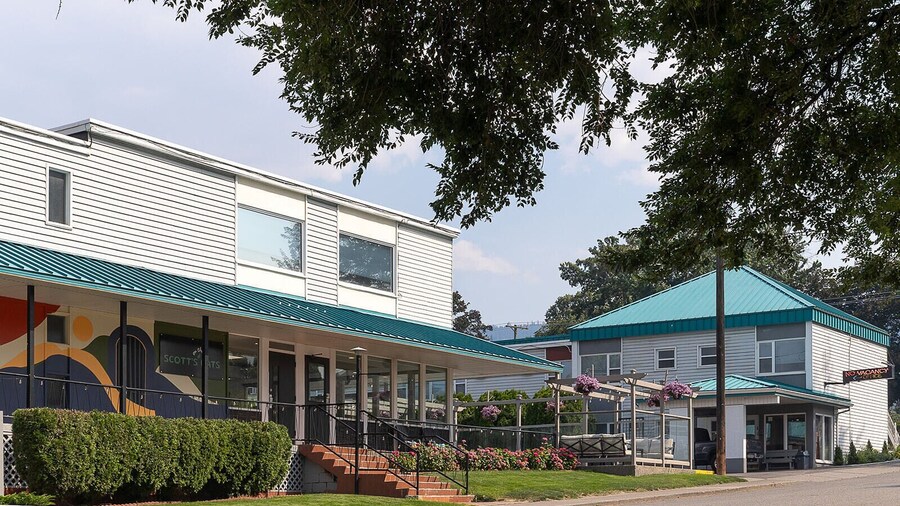Scott's Inn and Suites