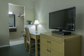 Herbergi með tvíbreiðu rúmi - 2 tvíbreið rúm | Rúmföt af bestu gerð, skrifborð, vinnuaðstaða fyrir fartölvur