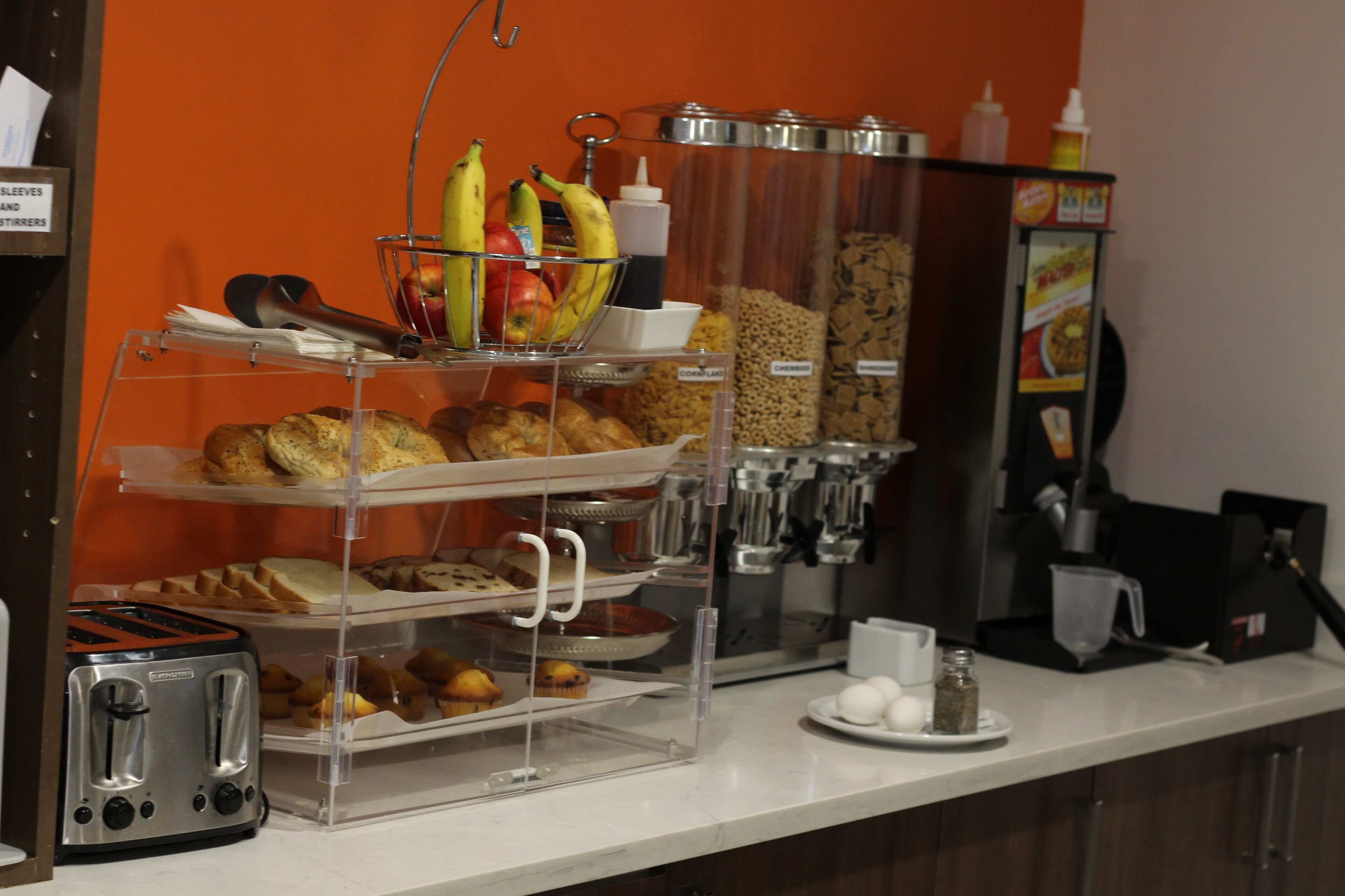 Free daily continental breakfast 