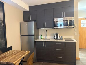 Ropa de cama hipoalergénica, escritorio y cortinas blackout 