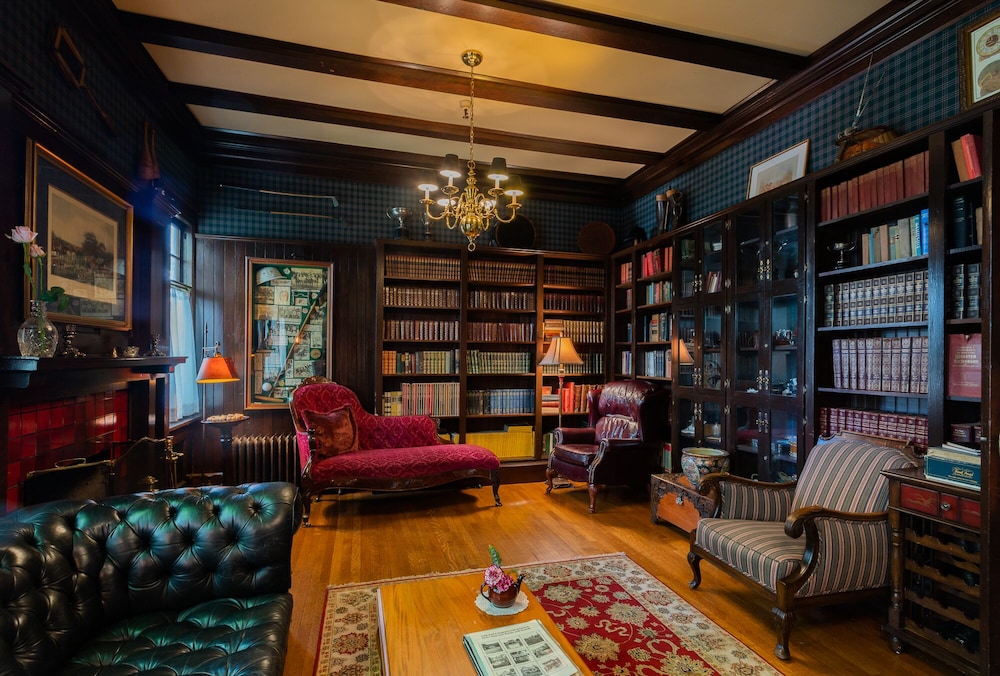 Beaconsfield Inn photo 2