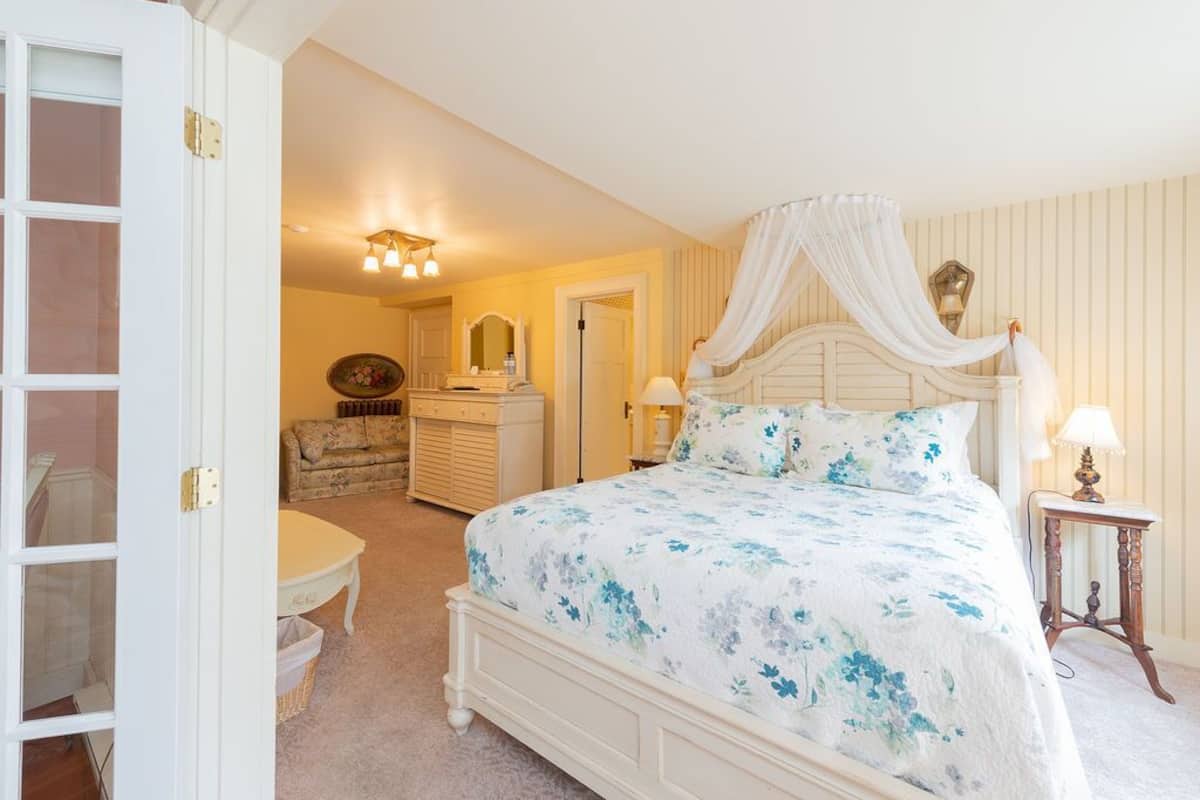 1 bedroom, hypo-allergenic bedding, free WiFi, bed sheets