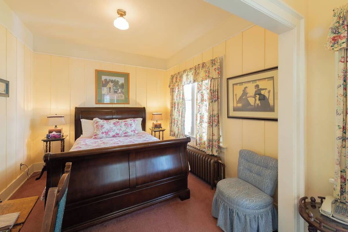 1 bedroom, hypo-allergenic bedding, free WiFi, bed sheets