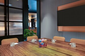 Restaurant - Moxy Banff (Banff)