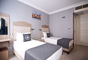 Standard Double or Twin Room | Bathroom | Shower, designer toiletries, hair dryer, slippers - Artefes Hotel Old City  (Istanbul)