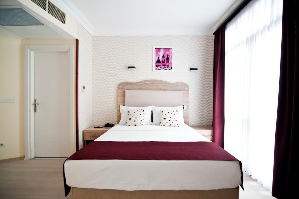 Standard Double or Twin Room | 1 bedroom, Egyptian cotton sheets, premium bedding, in-room safe