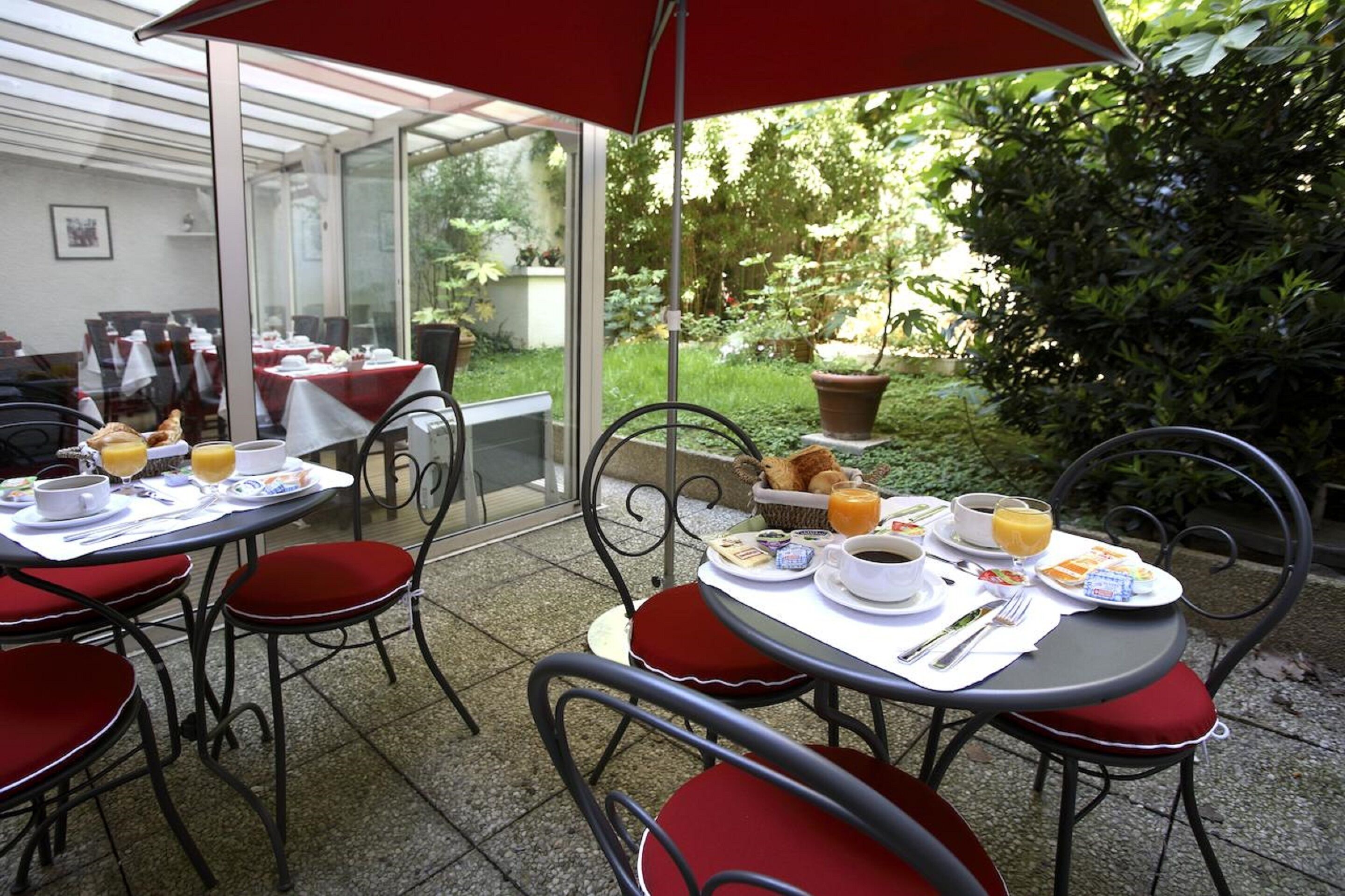 daily buffet breakfast (eur 13 per person)
