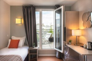 1 bedroom, premium bedding, in-room safe, desk